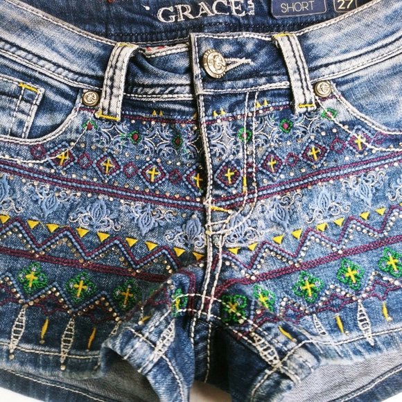 GRACE Dark Wash Embroidered/Beaded Blue Denim Jean Shorts Sz 27 x 3" x7.5 Rise - Picture 3 of 8